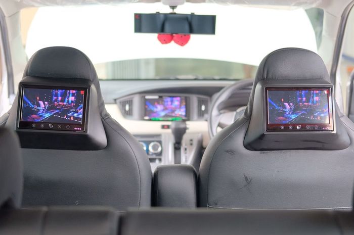 headrest monitor khusus di jok model one piece Calya facelift