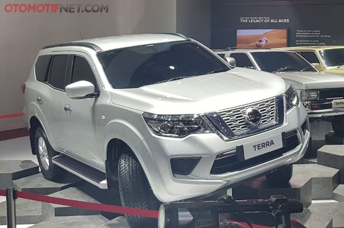 Nissan Terra varian terendah pakai pelek diameter lebih kecil