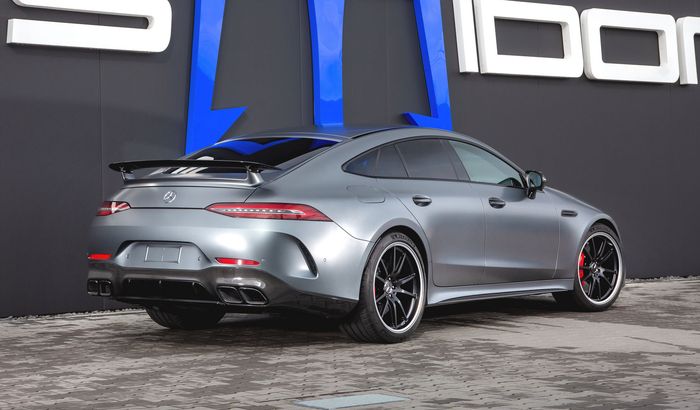 Modifikasi Mercedes-AMG GT 63 S hasil garapan Posaidon