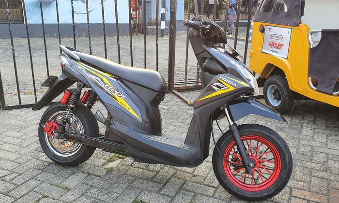 Honda BeAT FI 2014 custom jadi motor listrik buatan Petrikbike