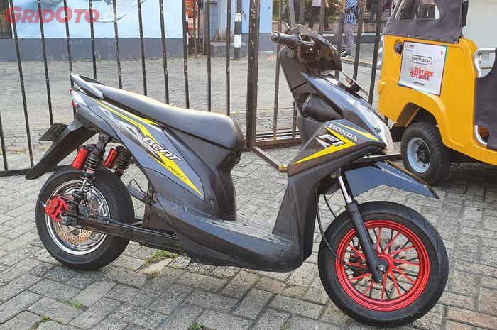 Honda BeAT FI 2014 custom jadi motor listrik buatan Petrikbike