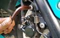 Bongkar Sendiri Rem Yamaha NMAX, Cukup Siapkan 4 Kunci Sederhana Ini