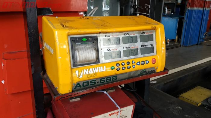 Brain Bee AGS-688, alat gas analyzer yang digunakan untuk pengetesan