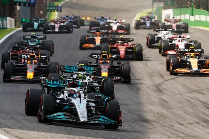 Juara F1 Sao Paulo 2022 George Russell memimpin sejak start sampai finish