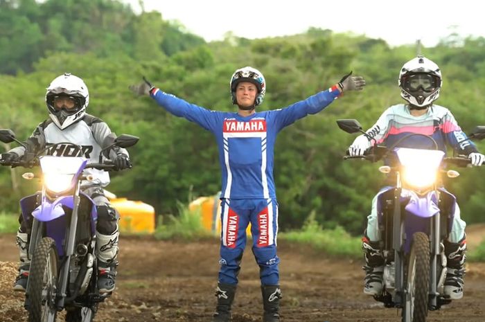 Video tutorial menaiki motor off-road yang dibuat oleh Yamaha.