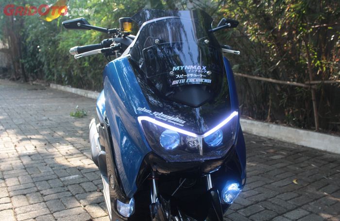 Tampang depan Yamaha New NMAX kece dengan winshield Ocito plus headlamp custom