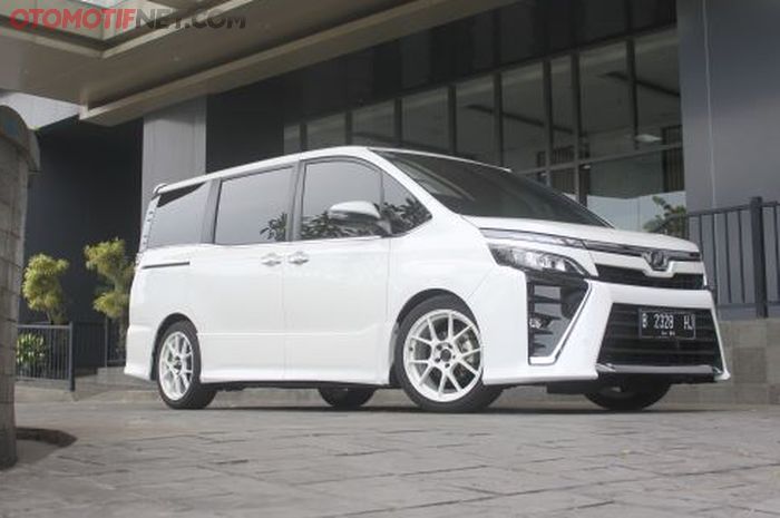 Toyota Voxy keluaran 2019 milik Vera