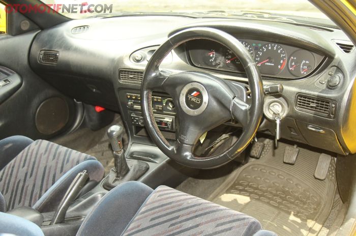 Interior Toyota Sprinter Trueno 