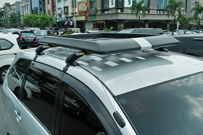 Roof rack di mobil