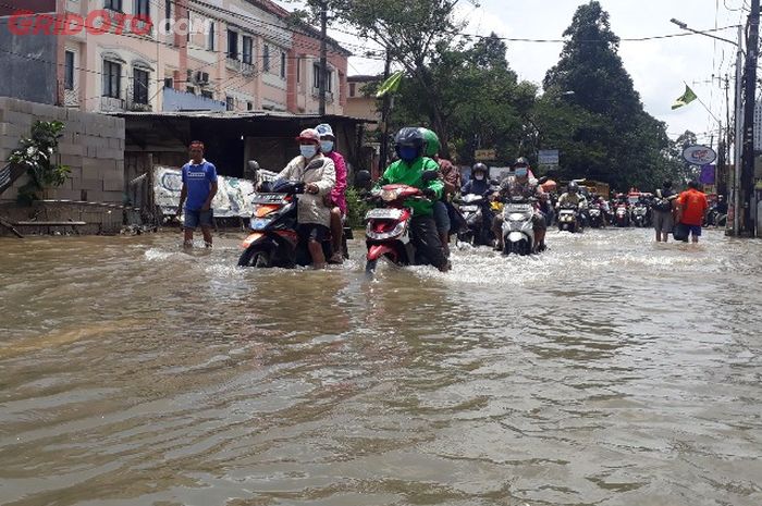 Banjir di Jl. K.H Hasyim Ashari, Tangerang