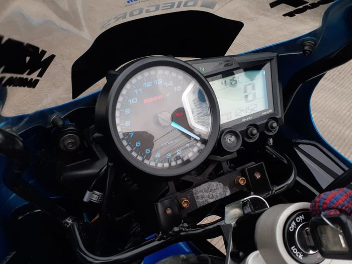 Kawasaki Ninja  RR pakai speedometer Koso RX2