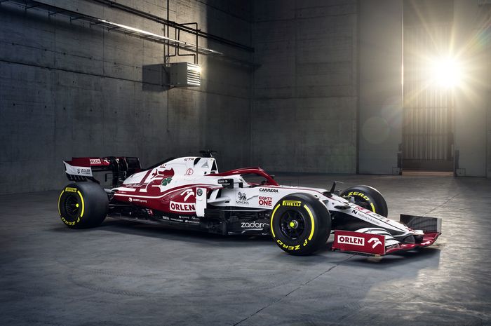 Tim ALfa Romeo luncurkan skuadnya untuk mengarungi musim kompetisi Formula 1 2021, Livery mobil barunya cuma 'dibalik'