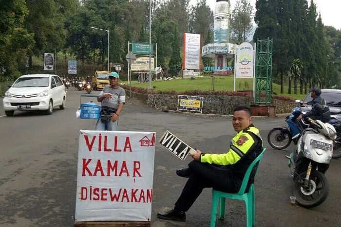 Jangan terkecoh dengan penjaja villa ini, pengendara melanggar lalu lintas bisa ditilang