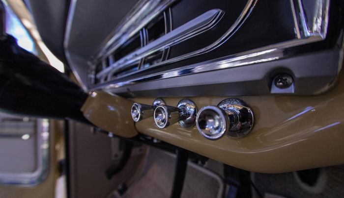 Ford Ranger 1974 Resto-Modifikasi Oleh Icon 4x4