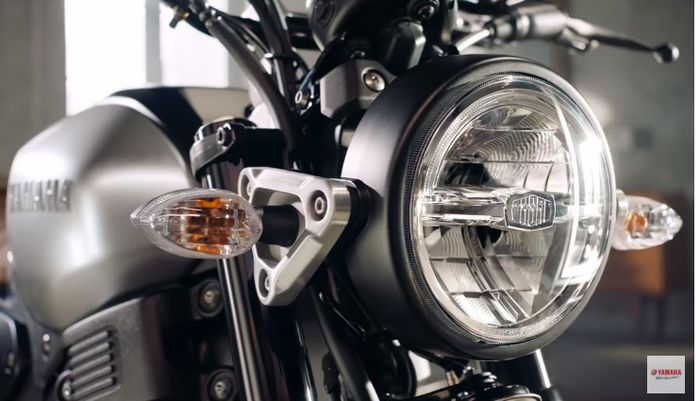 Headlamp Yamaha XSR155