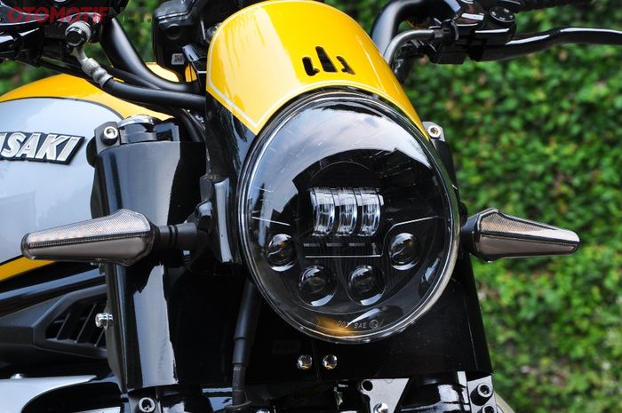 Headlamp ER-6n diganti Daymaker 5,75 inci comot milik H-D V-Rod