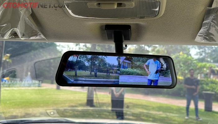 Spion tengah New XL7 Hybrid Alpha sudah Smart E-Mirror model tuchscreen 