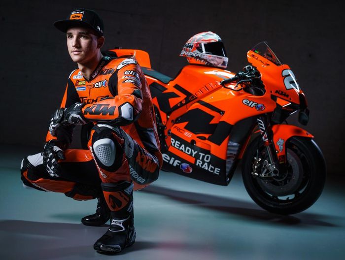 Sementara, livery tim KTM Tech3 berubah drastis setelah ditinggal sponsor utamanya