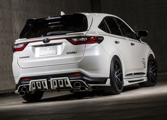 Tampilan belakang modifikasi Toyota Harrier tampil sporty pasang body kit Rowen