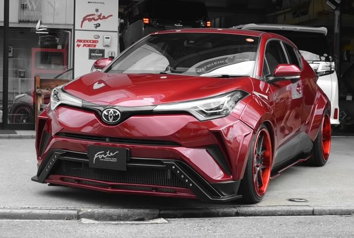 Modifikasi Toyota C-HR tampil agresif kena sentuhan wide body custom