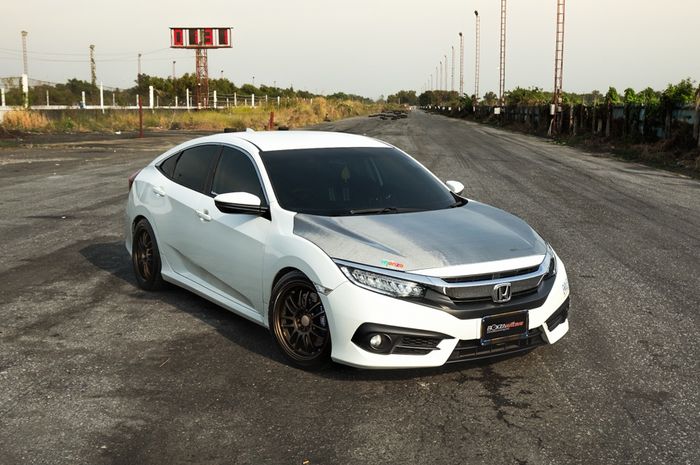 Modifikasi simpel Honda Civic turbo yang datang dari Thailand