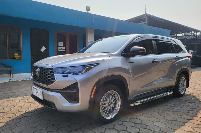 Modifikasi Toyota Kijang Innova Zenix tipe V bensin