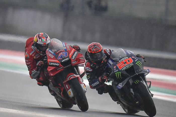 Fabio Quartararo mengaku heran bisa podium di MotoGP Indonesia 2022 lantaran Yamaha biasanya kesulitan di lintasan basah