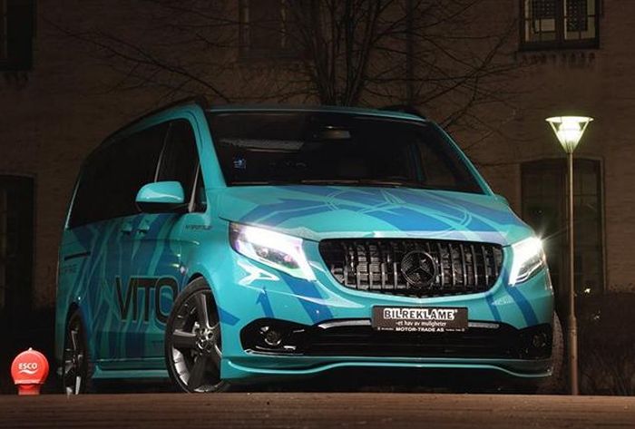 Fascia Mercedes-Benz Vito Vansport dilengkapi gril Panamerica, lip spoiler di bumper depan