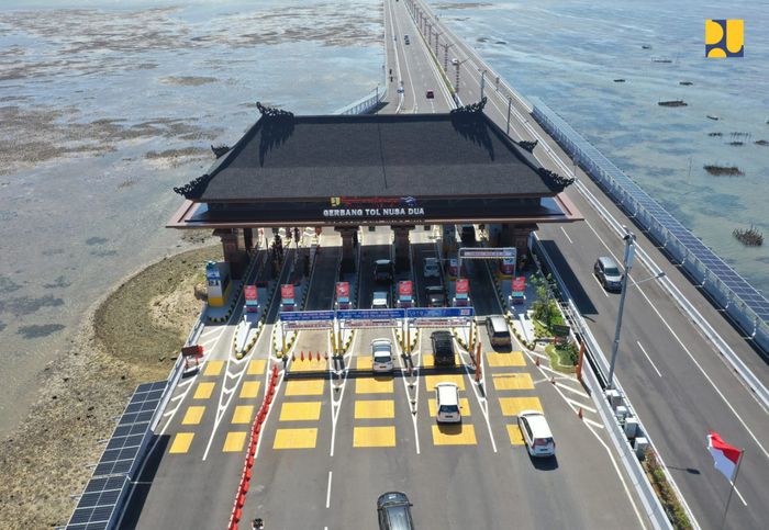 Pemerintah melalui Kementerian PUPR akan menerapkan sistem transaksi Tol Non Tunai Nirsentuh Multi Lane Free Flow (MLFF) mulai Juni 2023.