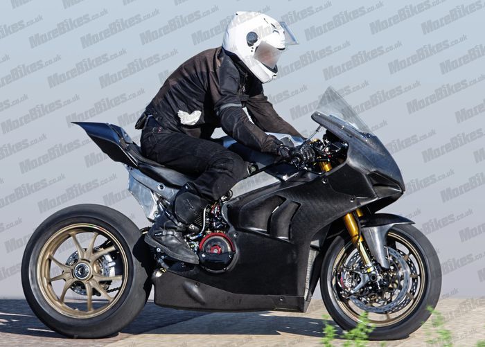 Ducati Panigale V4 R disiapkan untuk balap World Superbike