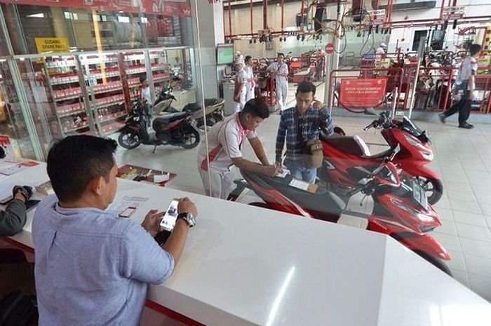 Ilustrasi Bengkel Motor Honda