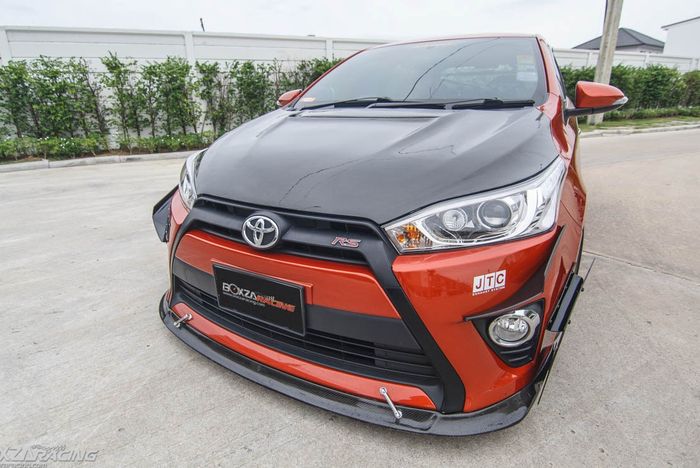 Fascia Toyota Yaris lele terjangkiti serat karbon