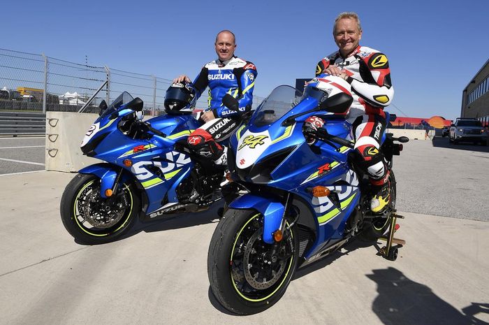 Kenny Roberts Jr (kiri) dan Kevin Schwantz, dua pembalap legendaris asal Amerika dan juga bagi pabrikan Suzuki di MotoGP Amerika 2017