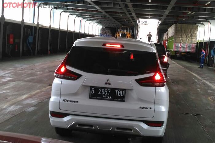 Ilustrasi. Mitsubishi Xpander mengarungi rute bervariasi menuju Lampung, termasuk feri penyeberangan Merak-Baka