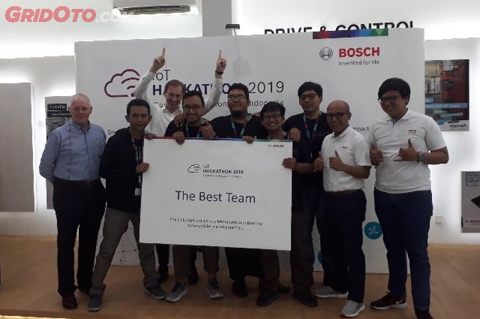 Pemenang Bosch IoT Hackathon 2019.