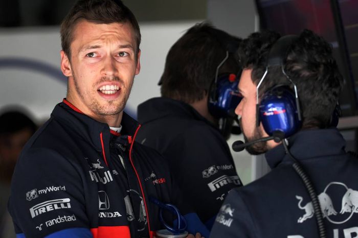 Pembalap Toro Rosso, Daniil Kvyat meminta agar Formula 1 menghilangkan sesi latihan hari Jumat usai insiden tutup drainase di F1 Azerbaijan