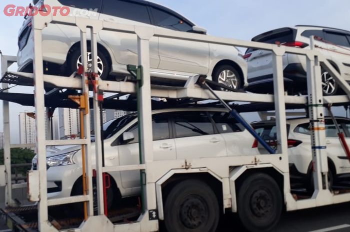 Toyota Avanza baru tertangkap kamera saat diantar dengan truk