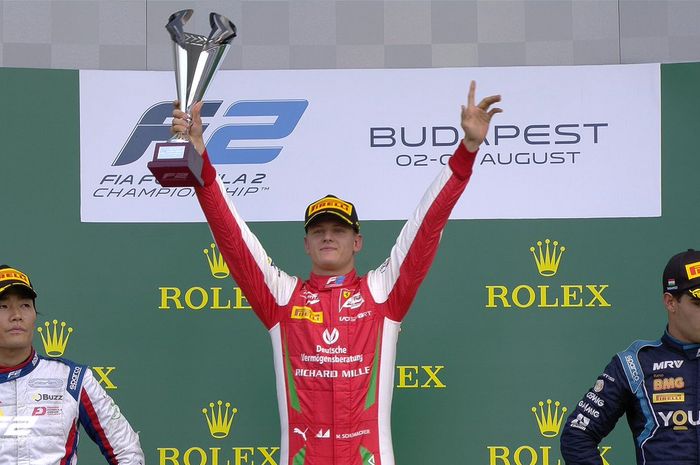 Mick Schumacher raih kemenangan pertama di F2 usai finish terdepan di race 2 F2 Hongaria