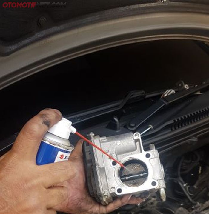 Bila TB kotornya sudah parah, sebaiknya membersihkannya dalam keadaan dilepas