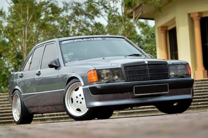 Modifikasi Mercedes-Benz 190E tampil keren adopsi gaya OEM Look