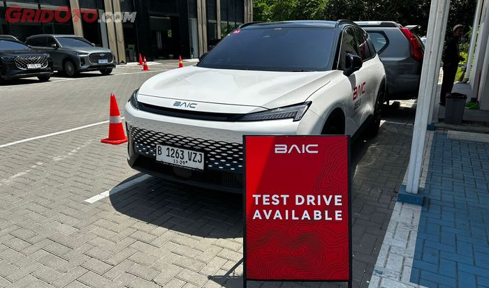 Berbagai macam promo dihadirkan selama pengenalan dealer BAIC Puri Indah