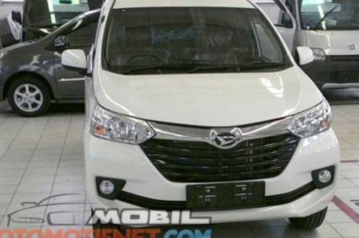 Daihatsu Great New Xenia di sebuah dealer