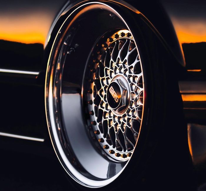 Detail modifikasi BMW E24 635CSi milik Brendan Stouffer.