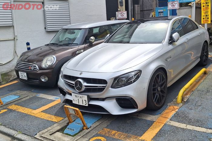 mahalnya parkir mobil di Jepang 