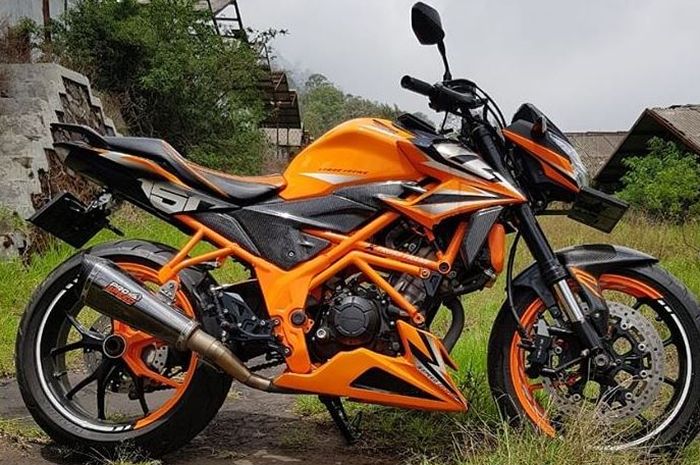 Honda CB150R ala KTM Super Duke 1290