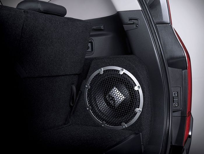 Subwoofer Mitsubishi Pajero Sport Dakar Rockford Fosgate 2021