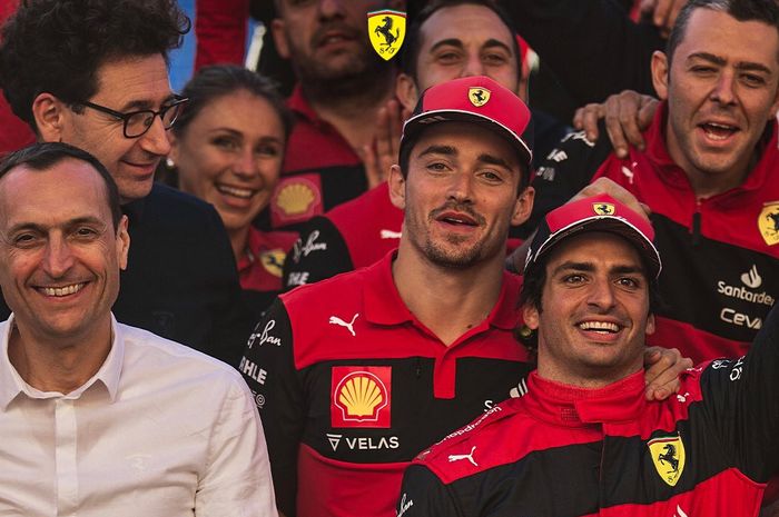 Tim Ferrari merayakan keberhasilan Carlos Sainz jadi juara F1 Inggris 2022