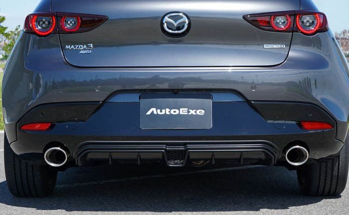 Diffuser baru dengan knalpot di kana dan kiri bumper