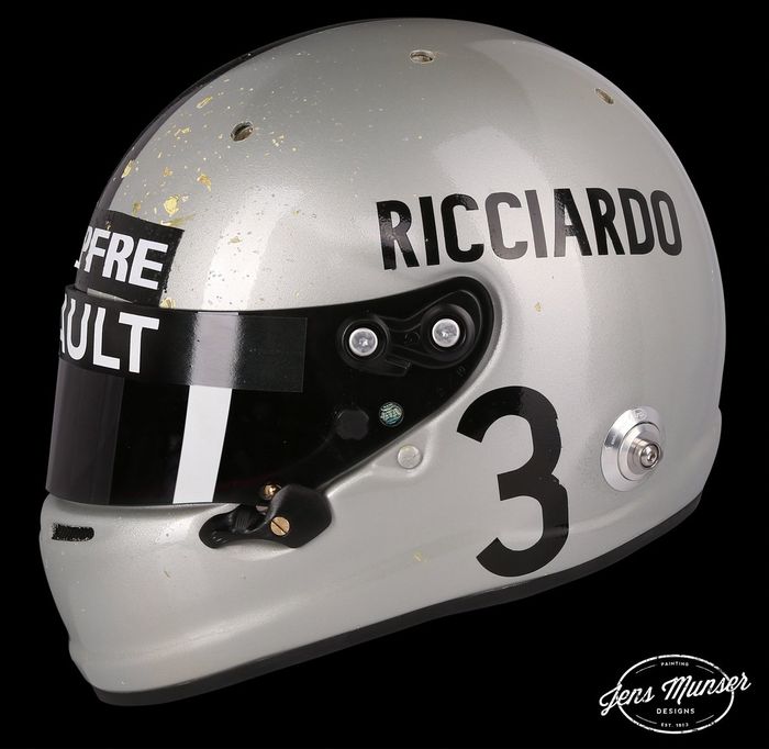 Livery helm Daniel Ricciardo di F1 China untuk menghormati juara dunia F1 tiga kali asal Australia, Jack Brabham
