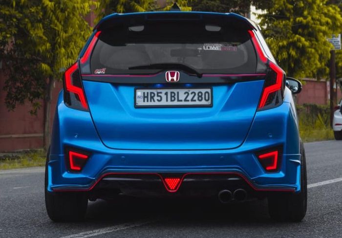 Tampilan depan modifikasi Honda Jazz GK5 asal India